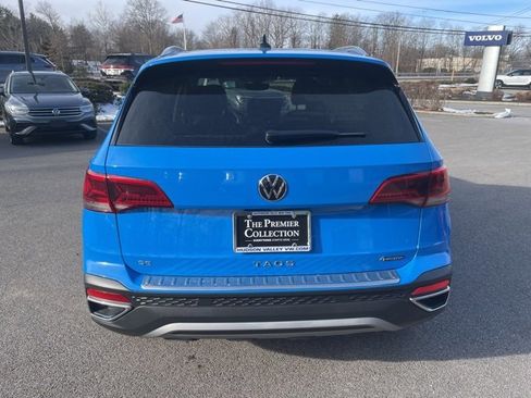Certified 2023 Volkswagen Taos SE w/ Panoramic Sunroof Package image 3