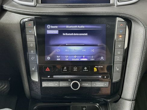 Used 2023 INFINITI QX50 Luxe w/ Accent Package FWD image 23