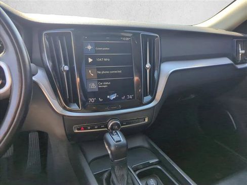 Used 2020 Volvo S60 T6 Momentum image 14