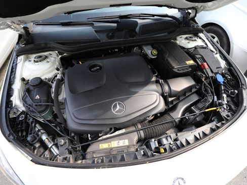 Used 2014 Mercedes-Benz CLA 250 4MATIC image 24