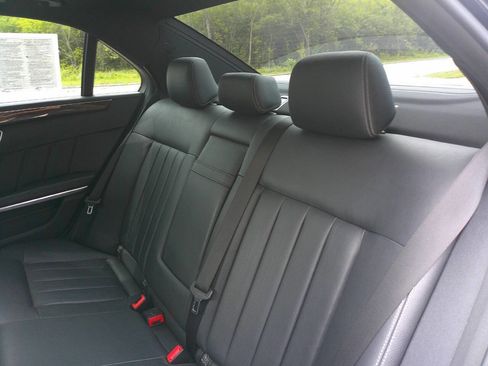 Used 2014 Mercedes-Benz E 550 4MATIC Sedan w/ Premium 1 Package image 14