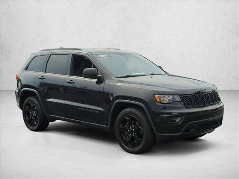 Used 2019 Jeep Grand Cherokee Laredo RWD image 3