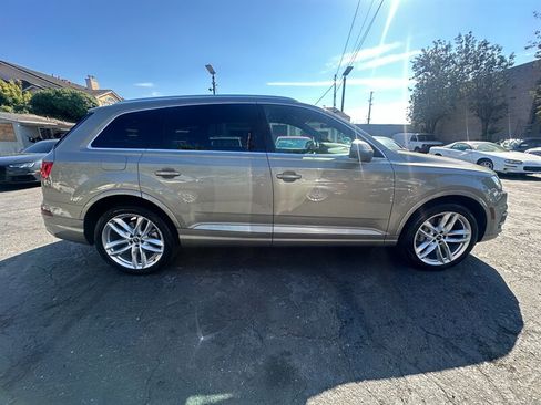 Used 2017 Audi Q7 3.0T Prestige AWD/4WD image 4