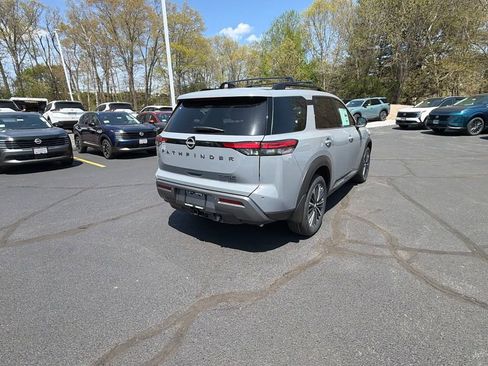 New 2026 Nissan Pathfinder Platinum AWD/4WD image 11