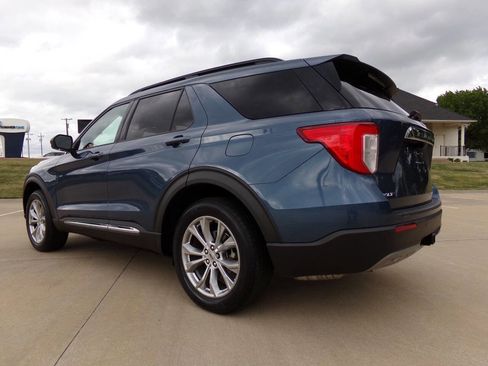 Used 2020 Ford Explorer XLT w/ Equipment Group 202A AWD/4WD image 20