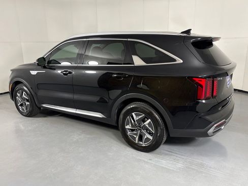 Used 2022 Kia Sorento S FWD image 5