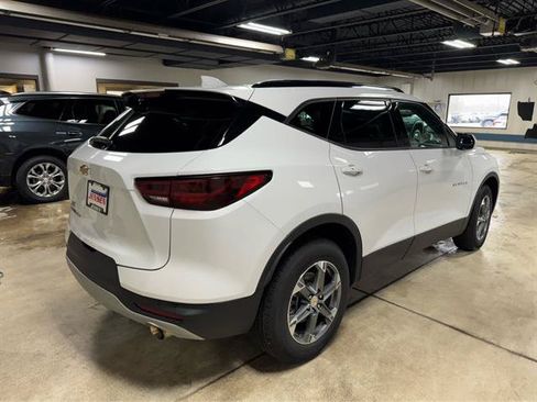 Certified 2025 Chevrolet Blazer LT w/ Convenience Package AWD/4WD image 4