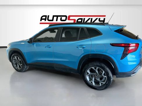 Used 2026 Chevrolet Trax LT FWD image 4
