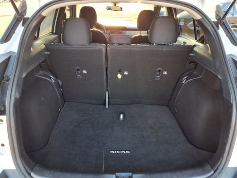 Used 2020 Nissan Kicks SV image 10