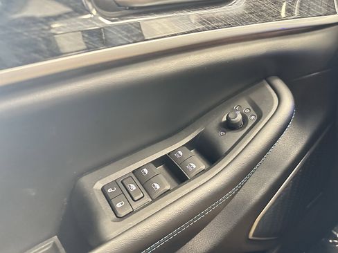 Used 2023 Jeep Grand Cherokee Trailhawk image 28