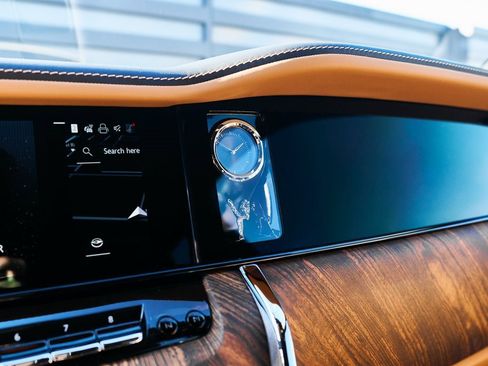 Used 2025 Rolls-Royce Cullinan image 90