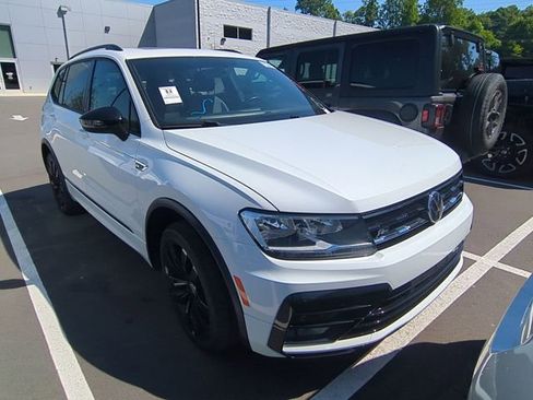 Used 2021 Volkswagen Tiguan SE AWD/4WD image 3