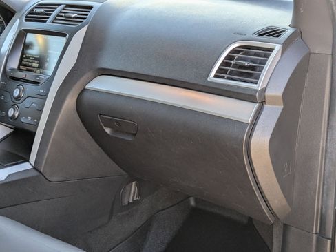 Used 2014 Ford Explorer XLT w/ Equipment Group 202A image 20