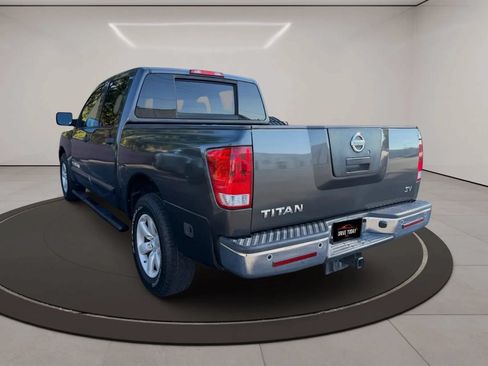 Used 2012 Nissan Titan SV w/ SV Value Truck Pkg RWD image 5