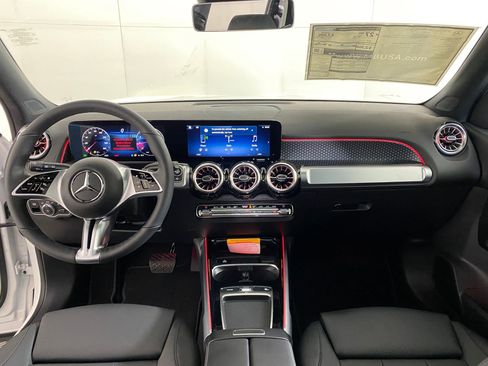 Used 2026 Mercedes-Benz GLB 250 4MATIC image 16