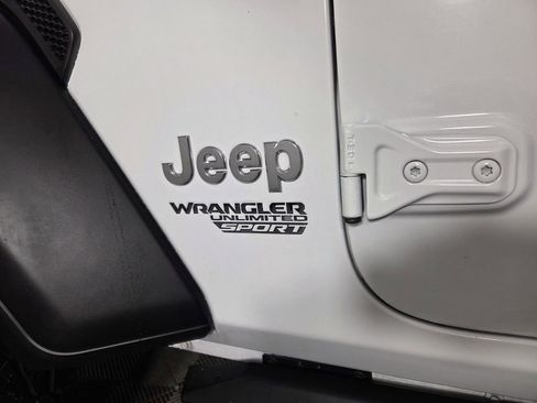 Certified 2019 Jeep Wrangler Unlimited Sport image 13