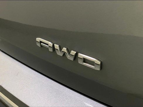 Used 2023 GMC Terrain SLT AWD/4WD image 8