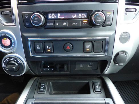 Used 2021 Nissan Titan SV w/ SV Convenience Package AWD/4WD image 47