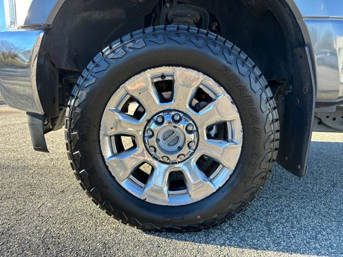 Used 2018 Ford F350 Lariat w/ Chrome Package image 11