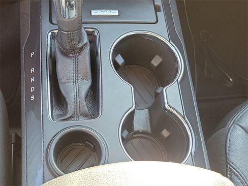 Used 2017 Ford Explorer XLT w/ Equipment Group 202A image 32