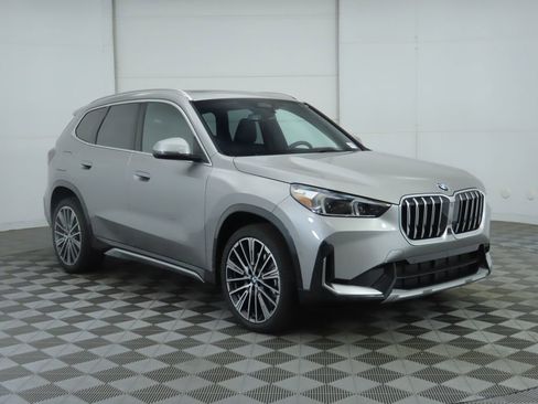 Used 2025 BMW X1 xDrive28i w/ Premium Package image 3