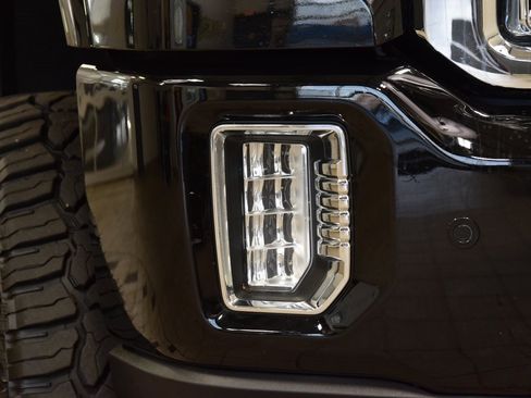 Used 2022 GMC Sierra 3500 Denali w/ Denali Ultimate Package image 12