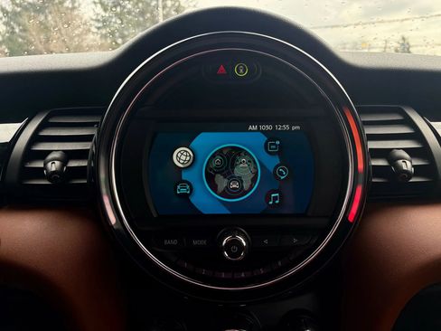 Used 2019 MINI Cooper S w/ Signature Upholstery Package image 31