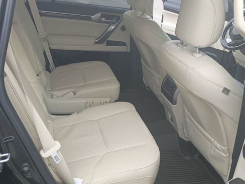Used 2023 Lexus GX 460 Luxury w/ Sport Design Package AWD/4WD image 10