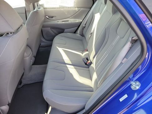 Used 2025 Hyundai Elantra SEL FWD image 24
