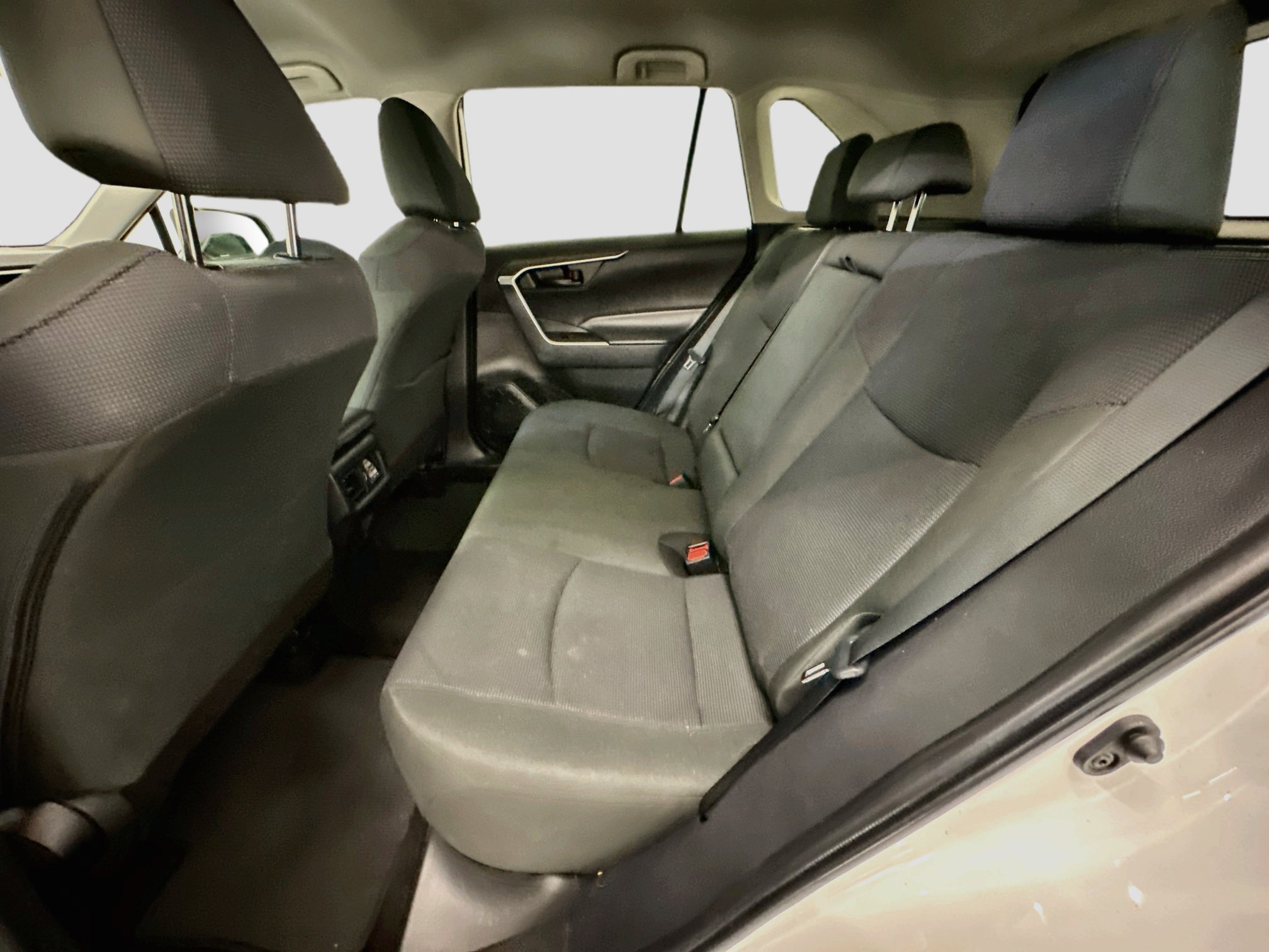 Used 2025 Toyota RAV4 LE AWD/4WD image 28