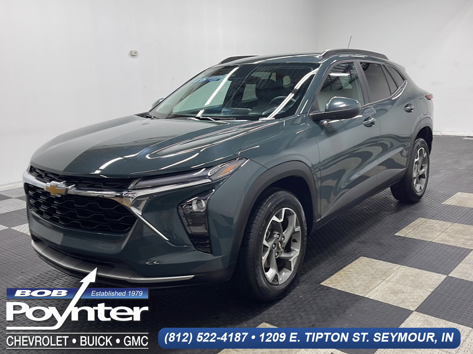 Used 2025 Chevrolet Trax LT FWD image 1
