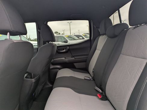 Used 2020 Toyota Tacoma TRD Sport w/ Phone Cable & Charge Package image 15