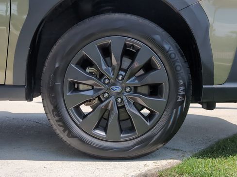 Used 2025 Subaru Outback Onyx Edition AWD/4WD image 13