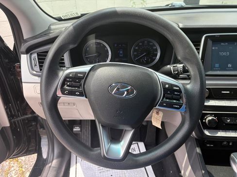 Used 2018 Hyundai Sonata SE FWD image 6