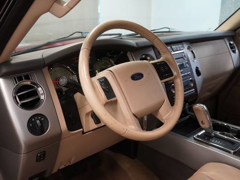 Used 2014 Ford Expedition XLT w/ Equipment Group 202A AWD/4WD image 6