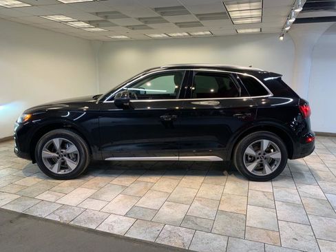 Used 2023 Audi Q5 2.0T Premium w/ Convenience Package image 8