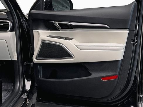 Used 2024 Kia Telluride S FWD image 21