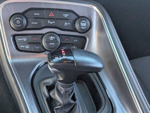 Used 2019 Dodge Challenger R/T w/ Stars & Stripes Edition image 22