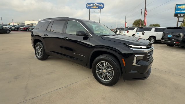 Certified 2026 Chevrolet Traverse LT w/ Driver Confidence Package FWD image 2