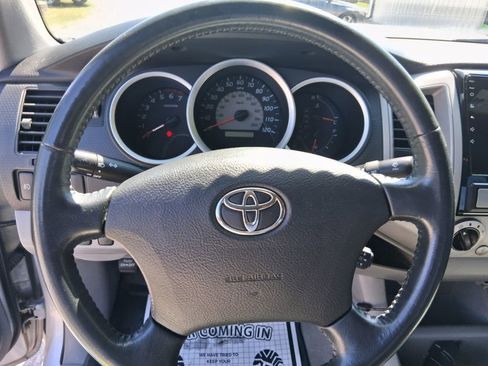 Used 2005 Toyota Tacoma PreRunner image 10