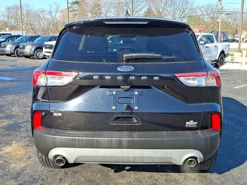 Certified 2022 Ford Escape SE image 5