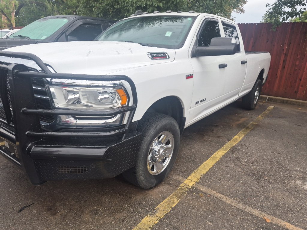Used 2022 RAM 3500 Tradesman w/ Chrome Appearance Group AWD/4WD image 4