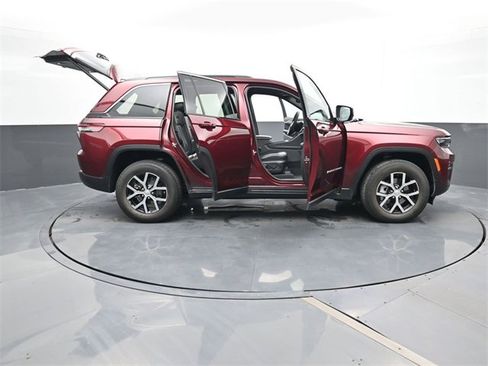 Used 2024 Jeep Grand Cherokee Limited w/ Trailer Tow Package image 32