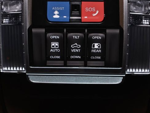 Used 2024 RAM 3500 Limited w/ Night Edition AWD/4WD image 40