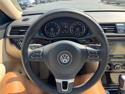 Used 2015 Volkswagen Passat 1.8T SEL Premium FWD image 11