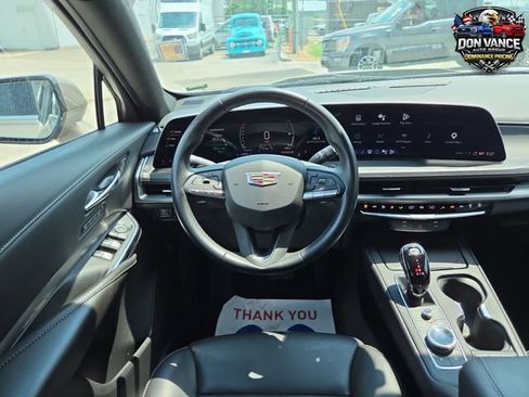 Used 2024 Cadillac XT4 Premium Luxury FWD image 13
