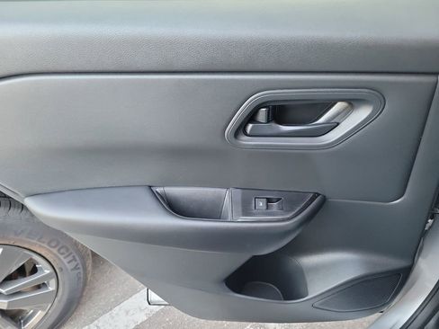 Certified 2025 Nissan Rogue S image 11