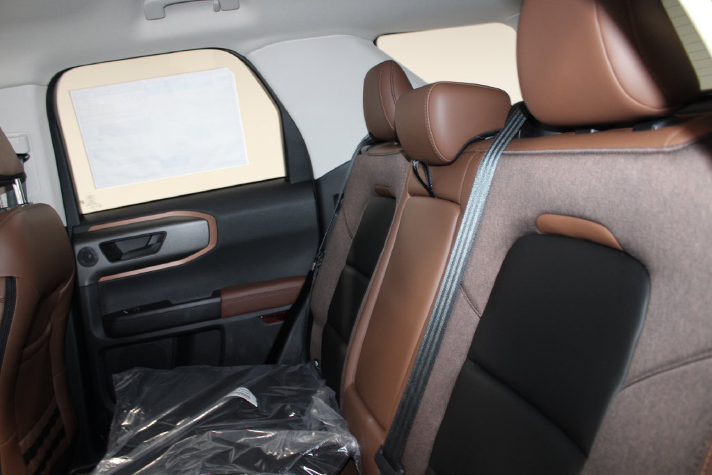 New 2026 Ford Bronco Sport Outer Banks w/ Outer Banks Tech Package+ AWD/4WD image 16