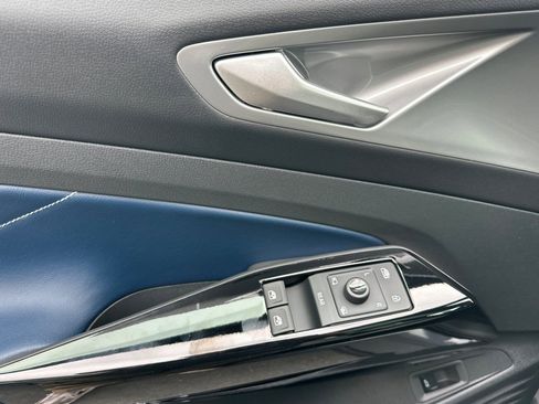 New 2025 Volkswagen ID.4 Pro S Plus AWD/4WD image 9