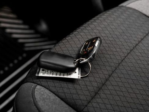 Used 2020 GMC Sierra 1500 Elevation w/ Elevation Value Package image 60